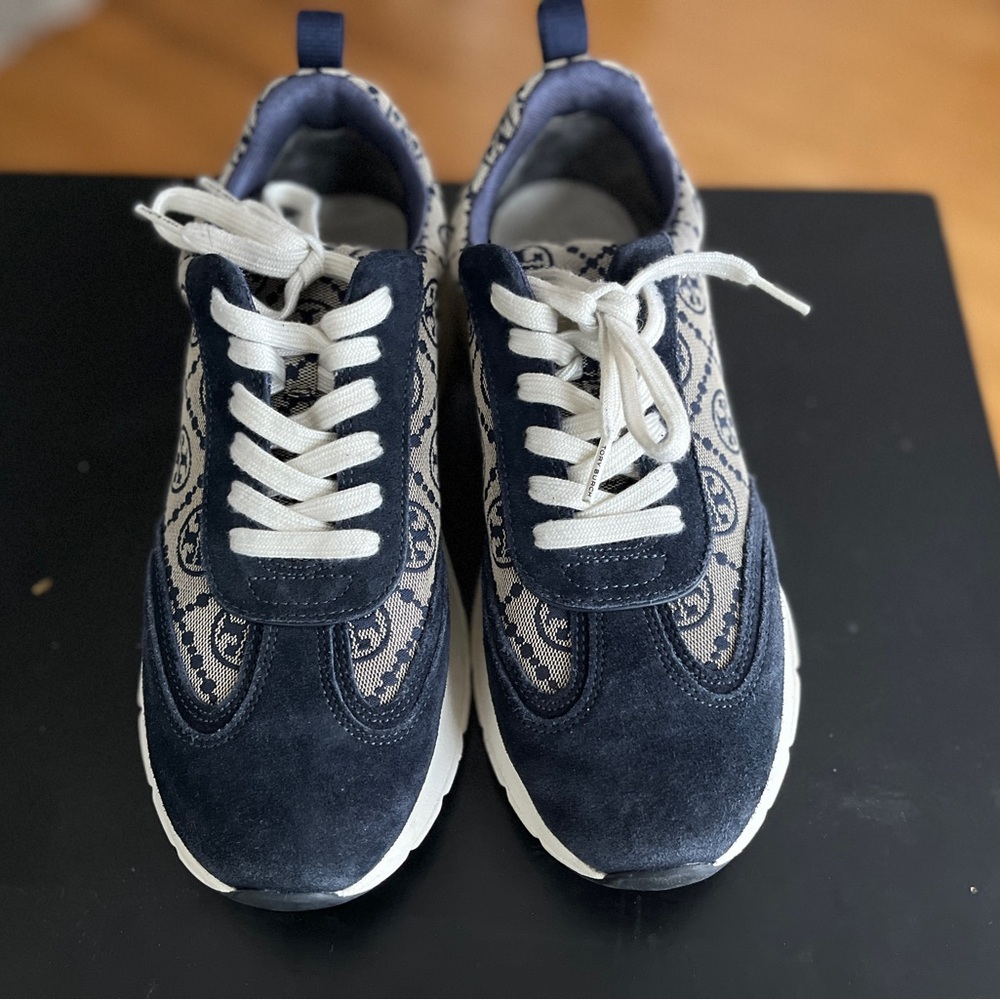 Tory Burch T Monogram Good Luck Sneakers size 9